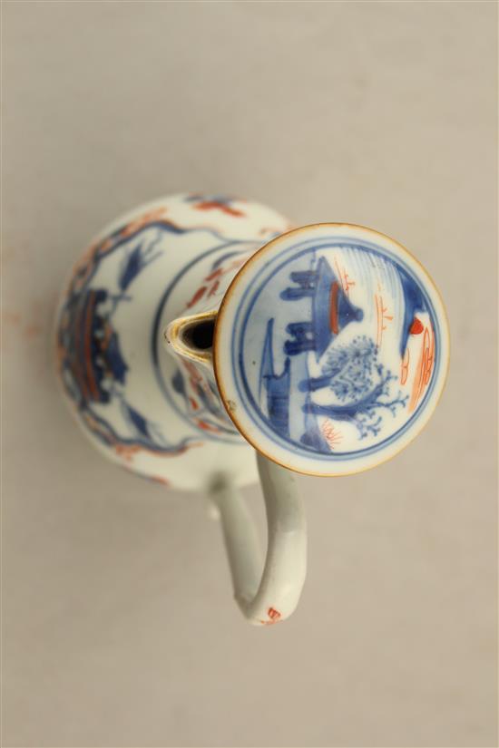 A Chinese Imari chocolate pot and cover, Kangxi period, 15cm.